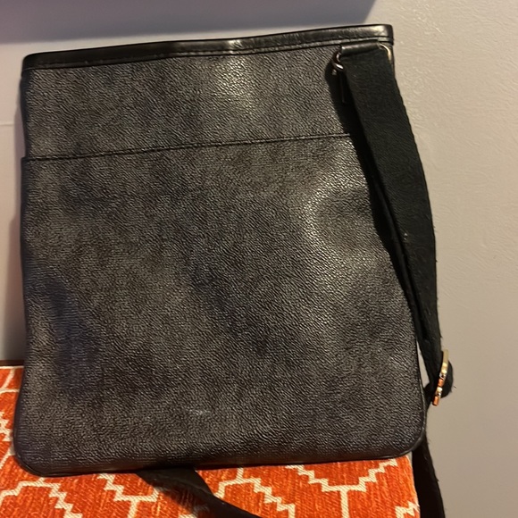 Michael Kors - Picture 2 of 3